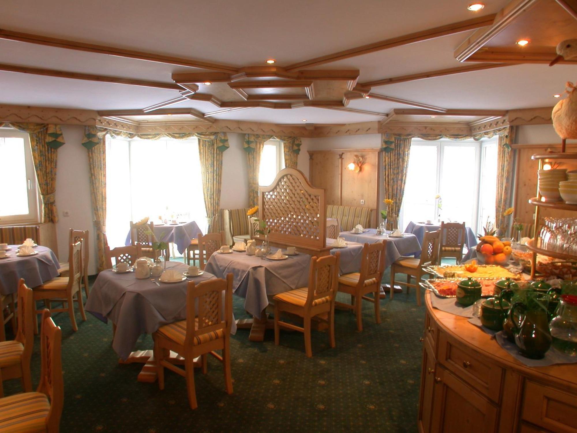 Hotel Garni Pradella イシュグル エクステリア 写真